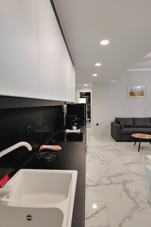 SarandëIphigenia Luxury Flatアパートメント エクステリア 写真